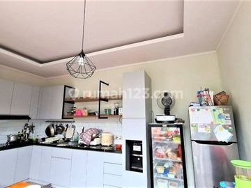 Rumah 2 lantai dalam komplek cinere delta