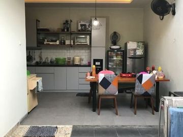 Rumah 2 lantai dalam komplek cinere delta