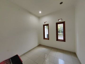 Rumah Luas Jalan Magelang Gito Gati