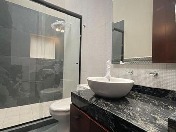 Preciosa casa en venta, nueva de una planta en Mayorazgo Residencial, excelentes acabados.