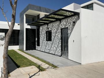 Preciosa casa en venta, nueva de una planta en Mayorazgo Residencial, excelentes acabados.