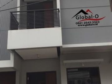 JUAL Rumah Menteng,JAKPUS baru Renov SHM 3,5 Lantai Oke!