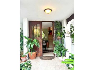 Se Vende Hermosa casa con amplio terreno en Hato Pintado la Loma