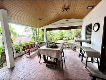 Se Vende Hermosa casa con amplio terreno en Hato Pintado la Loma