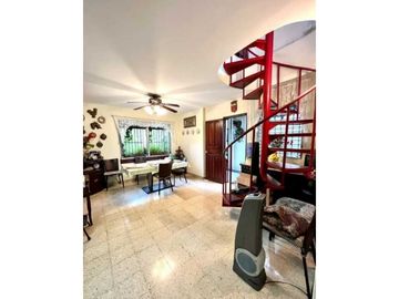 Se Vende Hermosa casa con amplio terreno en Hato Pintado la Loma