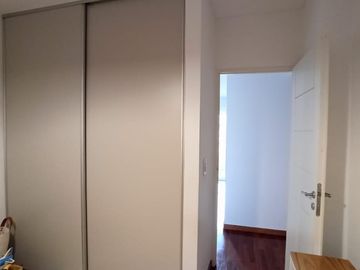 SEMI PISO DE 3 AMBIENTES CON COCHERA
