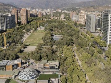 Departamento frente Parque Araucano