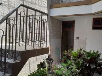 Dijual Rumah 1,5 Lantai Manyar Kertoadi Strategis Siap Huni Dekat MERR