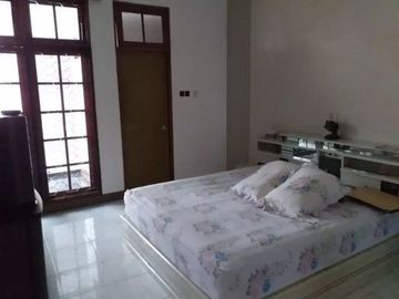 Dijual Rumah 1,5 Lantai Manyar Kertoadi Strategis Siap Huni Dekat MERR