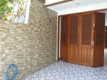 Dijual Rumah 1,5 Lantai Manyar Kertoadi Strategis Siap Huni Dekat MERR