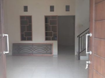 Rumah second 2 lantai di cluster 1,1 m di pancoran mas depok