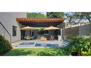 CONFORTABLE CASA EN VENTA, VALLE DE BRAVO