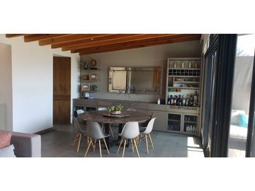 CONFORTABLE CASA EN VENTA, VALLE DE BRAVO