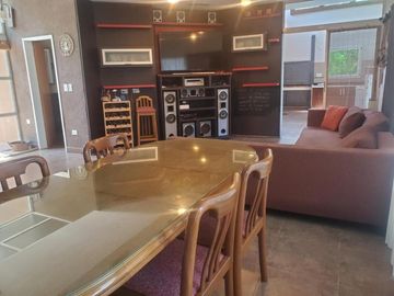 Excelente Casa 7 Amb. En Venta - Barrio Campos De Alvarez, Francisco Alvarez