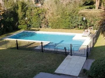 Excelente Casa 7 Amb. En Venta - Barrio Campos De Alvarez, Francisco Alvarez