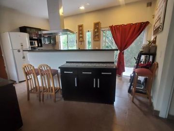 Excelente Casa 7 Amb. En Venta - Barrio Campos De Alvarez, Francisco Alvarez