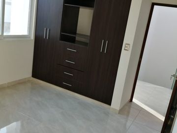 Hermosa Residencia en La Condesa Juriquilla, Estudio o 4ta Rec en PB, Jardín,.