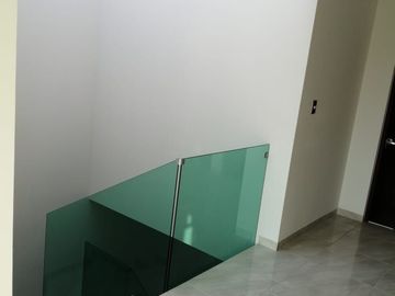 Hermosa Residencia en La Condesa Juriquilla, Estudio o 4ta Rec en PB, Jardín,.