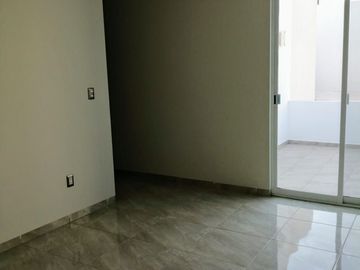 Hermosa Residencia en La Condesa Juriquilla, Estudio o 4ta Rec en PB, Jardín,.