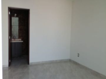Hermosa Residencia en La Condesa Juriquilla, Estudio o 4ta Rec en PB, Jardín,.