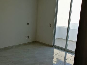 Hermosa Residencia en La Condesa Juriquilla, Estudio o 4ta Rec en PB, Jardín,.