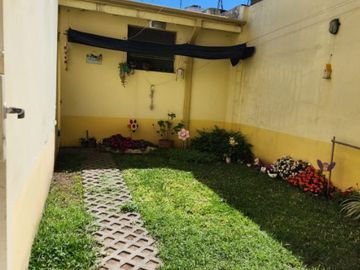 Departamento Tipo Casa en venta en Remedios de Escalada Oeste