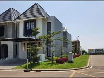 rumah cantik buat keluarga muda,dekat fasilitas danau, clubhouse