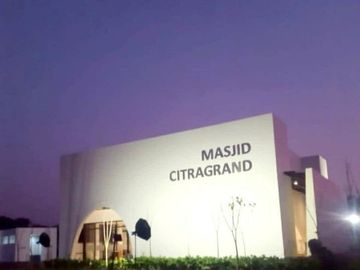 rumah cantik buat keluarga muda,dekat fasilitas danau, clubhouse