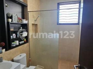 Dijual Rumah Virginia Lagoon di BSD Siap Huni SHM ( 4+1 KT ) Hadap Timur Laut