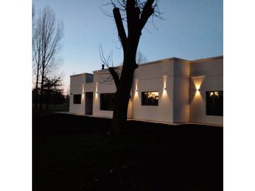 Casa Quinta a estrenar!!! - Barrio de Chacras Malvinas - Brandsen