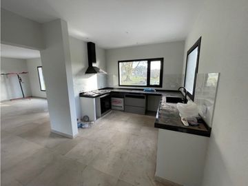 Casa Quinta a estrenar!!! - Barrio de Chacras Malvinas - Brandsen