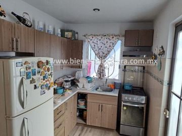 CASA EN VENTA EN TEQUISQUIAPAN, EN COLONIA ADOLFO LOPEZ MATEOSLUPITA