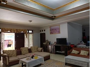 Di jual rumah dengan usaha tambak ikan murah di Depok