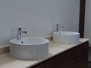 Hermosa Casa en La Condesa Juriquilla, Pasillo Lateral, Jardín, Estudio, 3 Recs