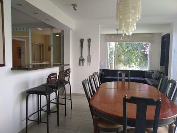 EN VENTA BONITA CASA  DENTRO DE CONJUNTO EN CUMBAYÁ