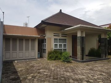Rumah Tengah Kota Semarang di Jl. Kawi Dekat AKPOL & RS. Elisabeth