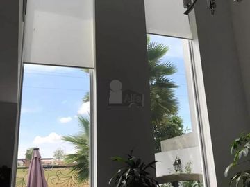 Casa sola en venta con acabados de lujo y vista panorámica desde su roof garden