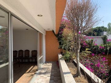 En venta cómoda casa en Cantil del Pedregal, Coyoacán.