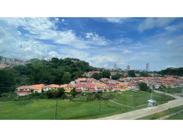 Se Alquila hermoso apartamento en Condado del Rey Country Club