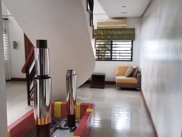 For SALE : 5 BEDROOM CORNER HOUSE & LOT IN VISTA REAL, QC