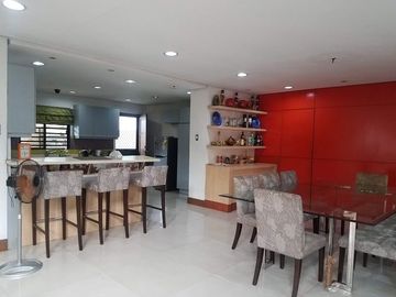 For SALE : 5 BEDROOM CORNER HOUSE & LOT IN VISTA REAL, QC