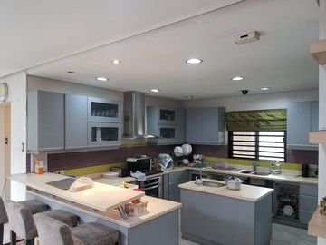 For SALE : 5 BEDROOM CORNER HOUSE & LOT IN VISTA REAL, QC