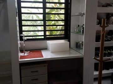 For SALE : 5 BEDROOM CORNER HOUSE & LOT IN VISTA REAL, QC