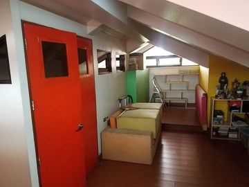 For SALE : 5 BEDROOM CORNER HOUSE & LOT IN VISTA REAL, QC