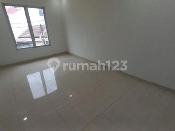 Rumah High Ceiling Hoki Taman Surya 2