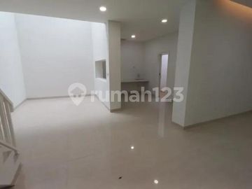 Rumah High Ceiling Hoki Taman Surya 2
