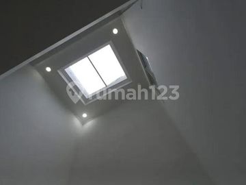 Rumah High Ceiling Hoki Taman Surya 2