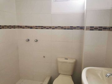 Venta de departamento en La Romareda, ave Narcisa de Jesús, planta baja.