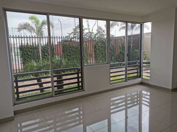 Venta de departamento en La Romareda, ave Narcisa de Jesús, planta baja.