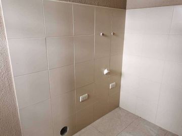 Venta de departamento en La Romareda, ave Narcisa de Jesús, planta baja.
